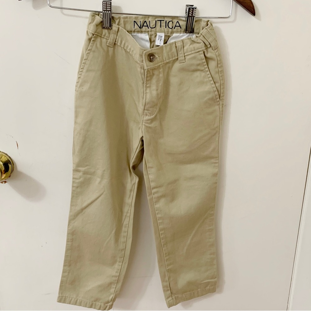 5/$25 Nautica kids Boys khaki cotton pants size 5